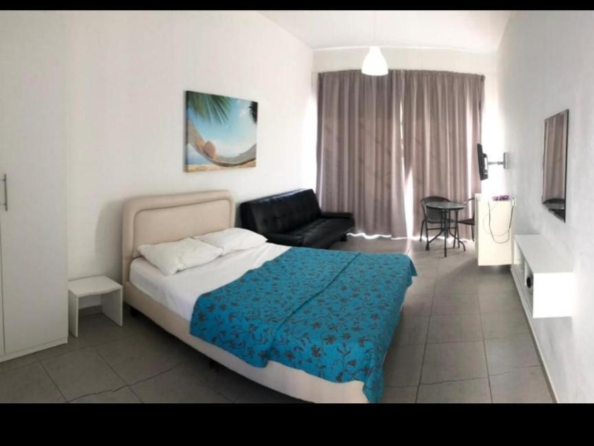 Sunny Holiday By Konnos Paralimni Habitación foto